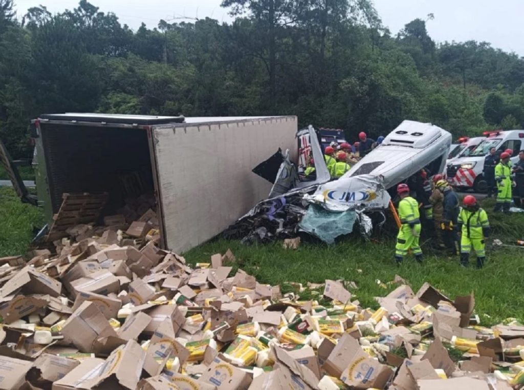 “Uma das ocorrências mais graves da história do PR”, diz PRF sobre assalto com seis mortes na BR-116; três assaltantes estão presos