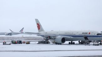 Tempestade Goretti: nevascas cancelam centenas de voos na Europa