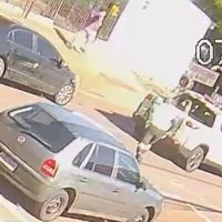 Após atropelamento, motorista tenta fugir a pé da Transitar Imagem referente a Após atropelamento, motorista tenta fugir a pé da Transitar