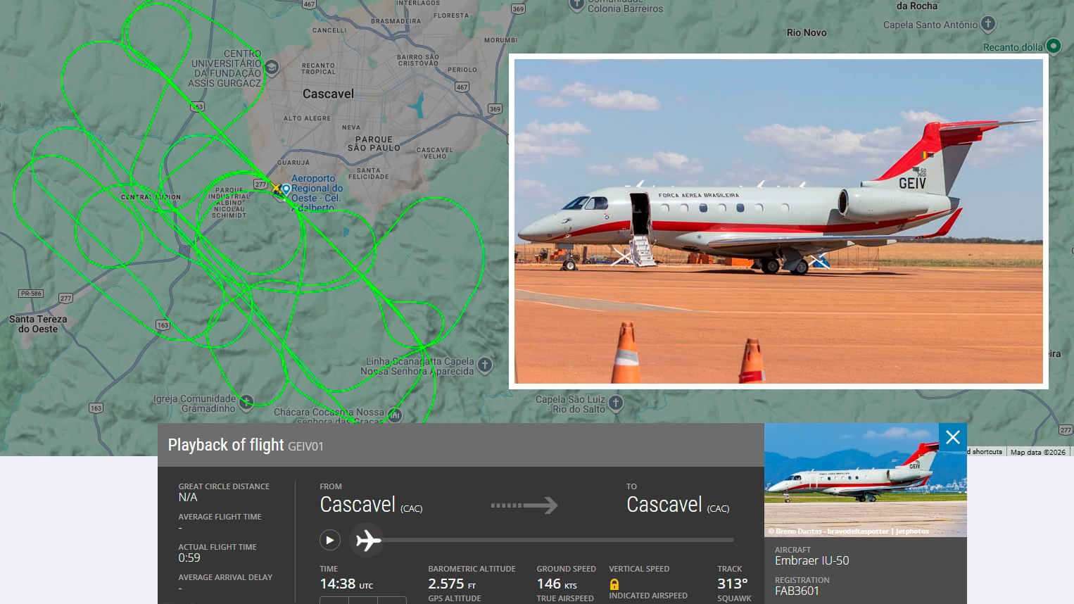 Aeronave da Força Aérea realiza vários sobrevoos em Cascavel e chama a atenção de moradores