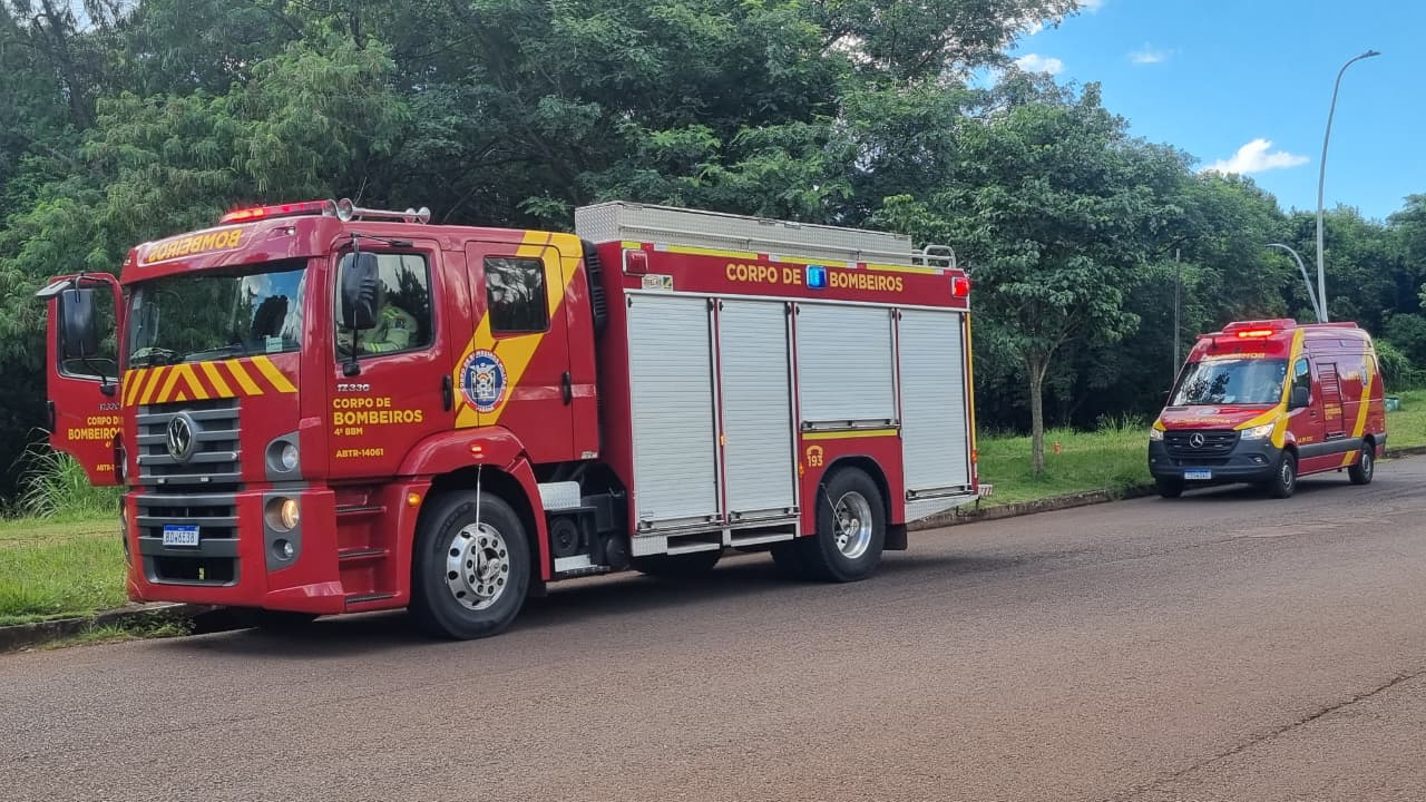 Durante banho de rio, menina de 16 anos perfura a perna e sofre queda de plano elevado