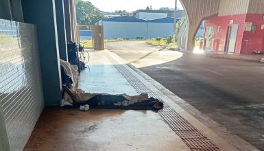 Imagem referente a Internauta relata cheiro de urina, bancos ocupados por mendigos e falta de segurança no Terminal Nordeste