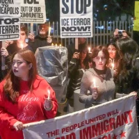 Minneapolis protesta após morte de cidadã dos EUA pela polícia do ICE Imagem referente a Minneapolis protesta após morte de cidadã dos EUA pela polícia do ICE