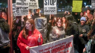 Minneapolis protesta após morte de cidadã dos EUA pela polícia do ICE Minneapolis protesta após morte de cidadã dos EUA pela polícia do ICE