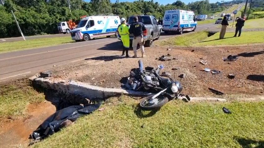 Homem morre após colisão com caminhonete na BR-277