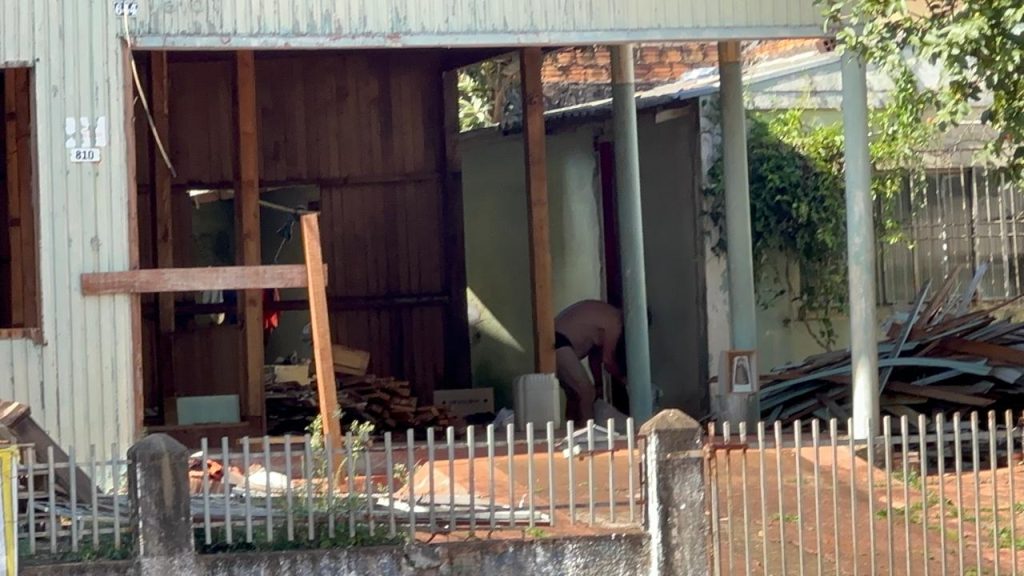 “Eu vou te matar, sua vagabunda!” Empresária relata pavor por constantes ameaças de morador de rua, no Centro de Cascavel