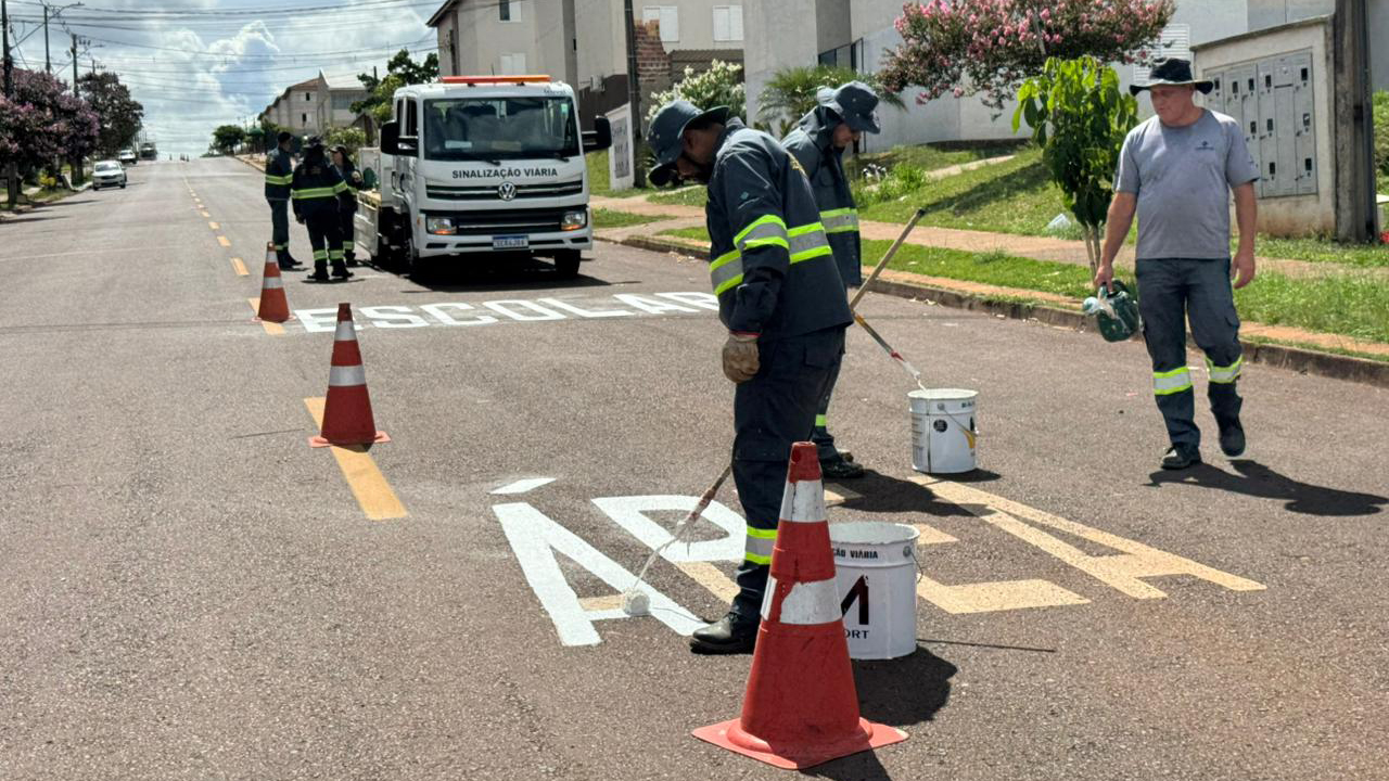 Com start nas áreas escolares, Transitar faz revitalização de sinalização em Cascavel