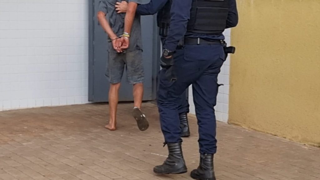 Homem procurado por tráfico é preso em posto na BR-277 após confusão em Cascavel Homem procurado por tráfico é preso em posto na BR-277 após confusão em Cascavel