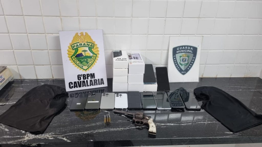 Assalto frustrado: Adolescentes armados roubam loja e acabam apreendidos Assalto frustrado: Adolescentes armados roubam loja e acabam apreendidos