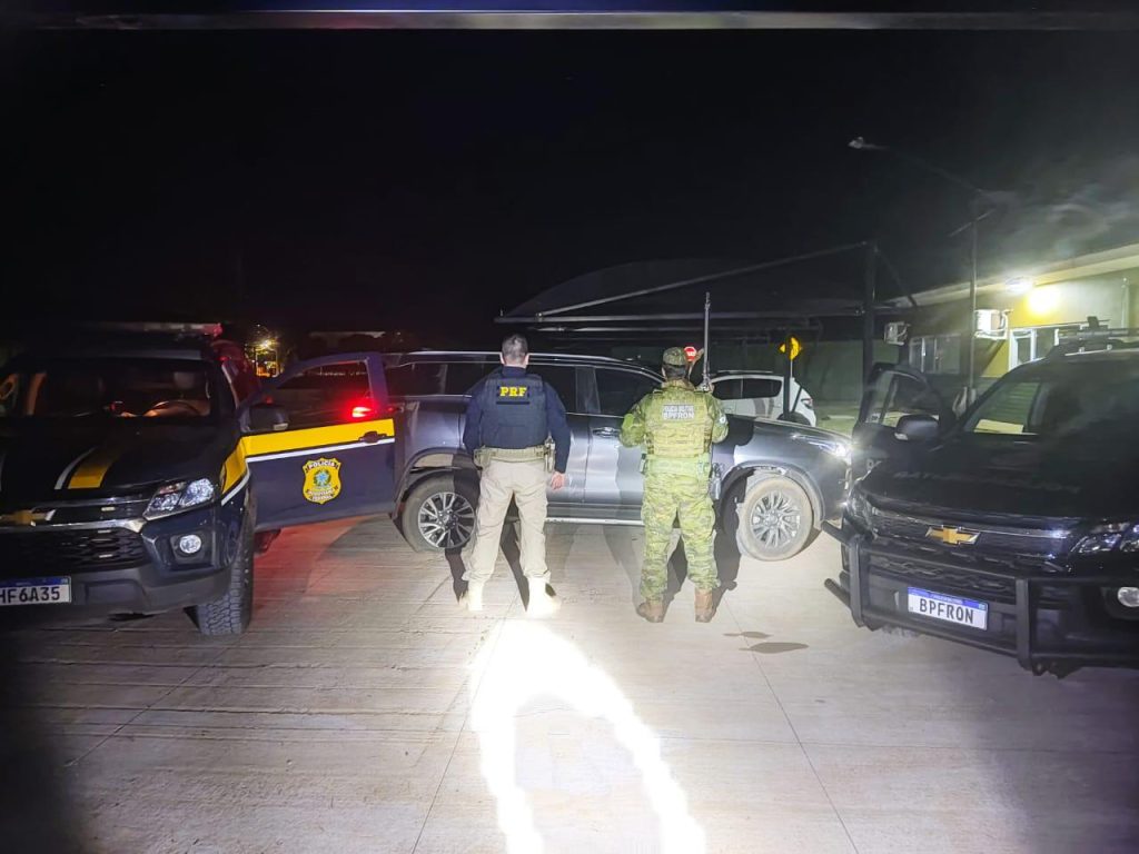 PM e PRF interceptam comboio e dão prejuízo milionário ao crime na fronteira PM e PRF interceptam comboio e dão prejuízo milionário ao crime na fronteira