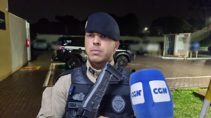 Tenente detalha operação da Polícia Militar que resultou na prisão de três homens e na apreensão de armas e drogas