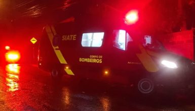 Mulher de 26 anos é atendida pelo Corpo de Bombeiros e pela Polícia Militar durante surto no bairro São Cristóvão Imagem referente a Mulher de 26 anos é atendida pelo Corpo de Bombeiros e pela Polícia Militar durante surto no bairro São Cristóvão