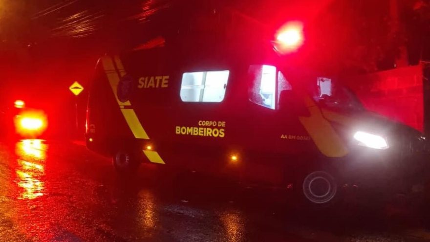 Mulher de 26 anos é atendida pelo Corpo de Bombeiros e pela Polícia Militar durante surto no bairro São Cristóvão