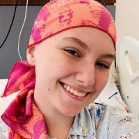 Imagem referente a Guerreira até o fim: Isabel Veloso morre aos 19 anos após luta contra câncer