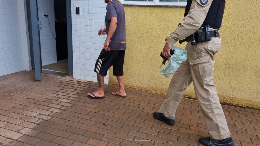 Homem é detido após furto em veículo de entregas em Campo Bonito