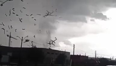 Imagem referente a Internautas registram passagem de tornado em São José dos Pinhais