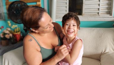 Imagem referente a O pedacinho do céu que luta todos os dias: conheça a história de Sara, que nasceu com mielomeningocele e hidrocefalia