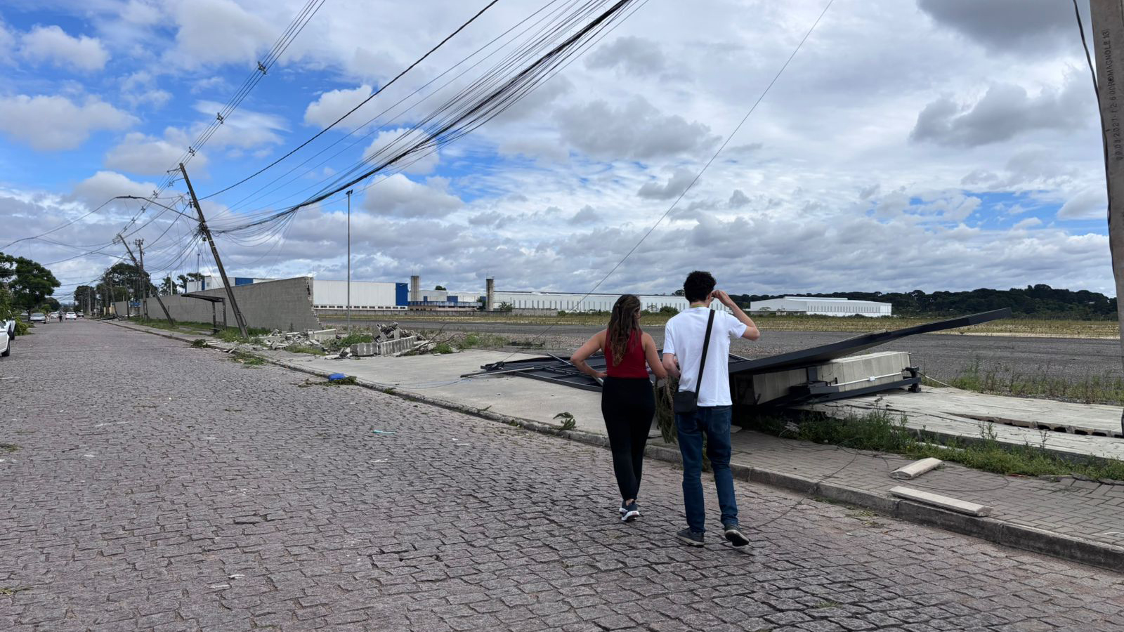 Simepar avalia nível do tornado que atingiu São José dos Pinhais sábado