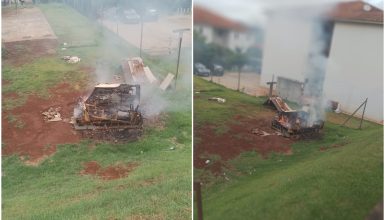 Imagem referente a Muita fumaça: Incêndio em móveis velhos revolta moradores no Conjunto Riviera