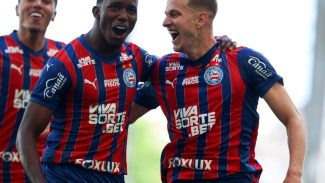 Com jovens, Bahia supera Jequié pela estreia no Campeonato Baiano
