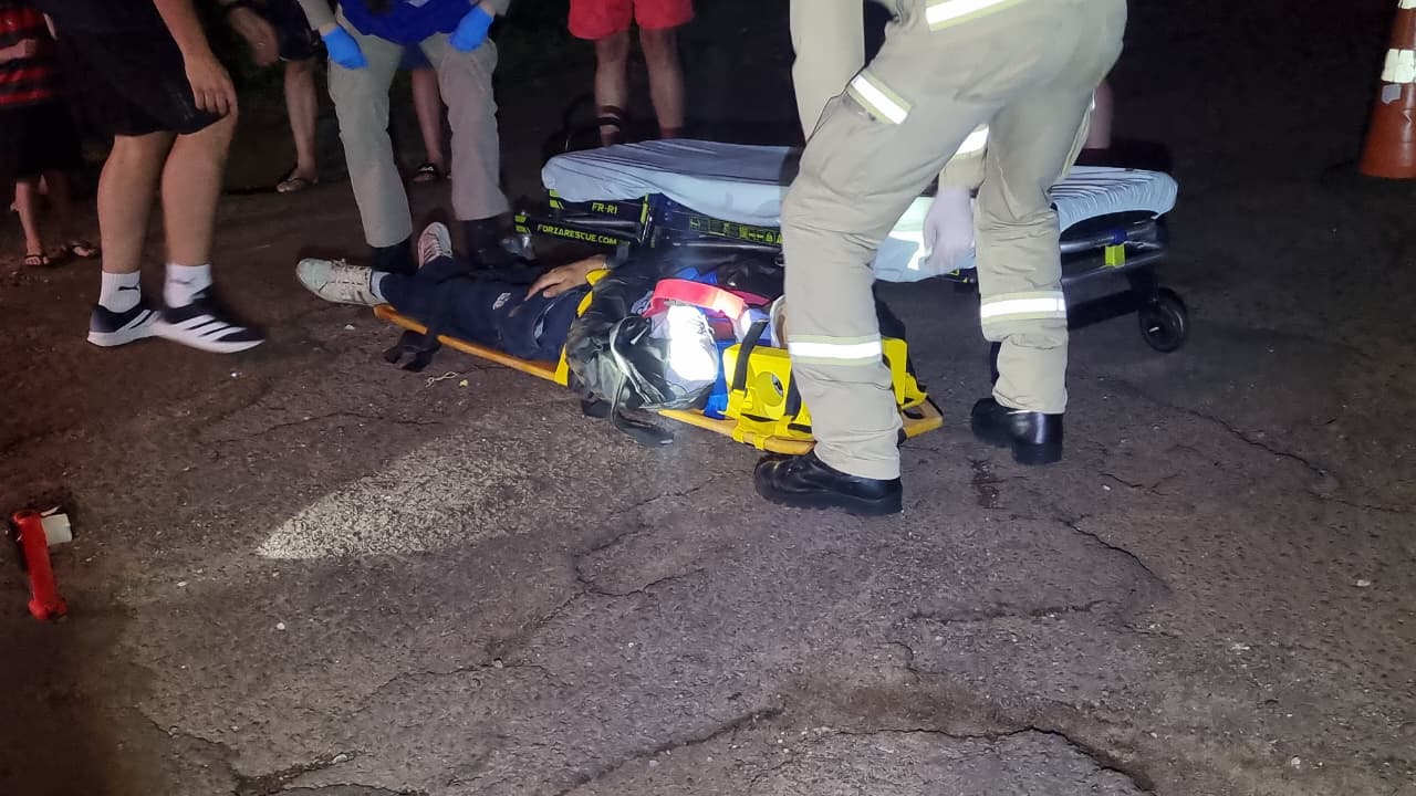 Após realizar entrega, Motoboy é atacado por cachorros e sofre queda na Região do Lago