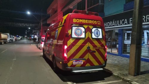 Homem de 57 anos cai sozinho no Parque São Paulo e vai parar na UPA Homem de 57 anos cai sozinho no Parque São Paulo e vai parar na UPA