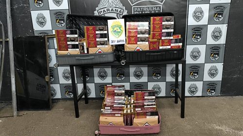 PM apreende três malas de cigarros contrabandeados em Corbélia PM apreende três malas de cigarros contrabandeados em Corbélia