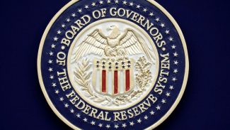 Trump usa acusação criminal como chantagem para reduzir juros, diz FED