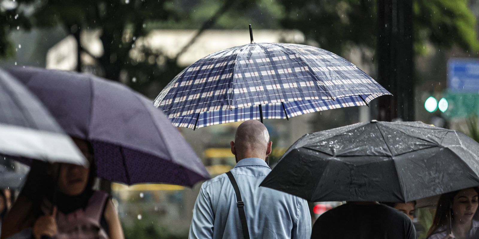 Tempestades por passagem de ciclone ainda ameaçam três estados