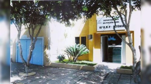 Homem acorda com chamado no portão e é morto a tiros na região de Umuarama Homem acorda com chamado no portão e é morto a tiros na região de Umuarama