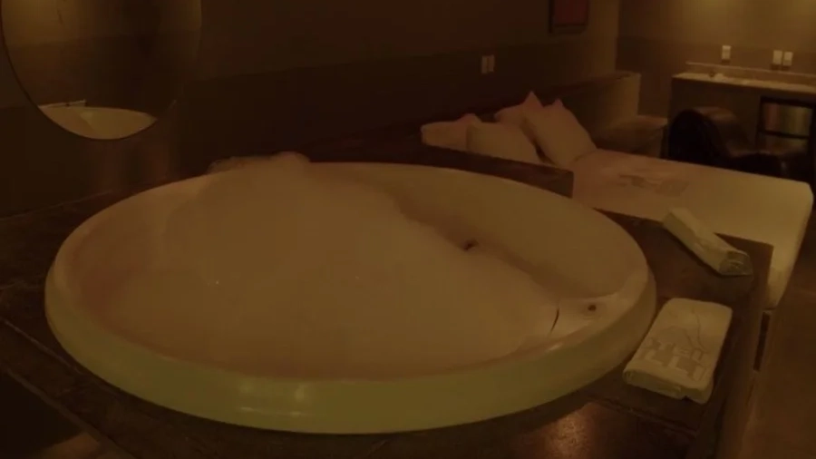 Homem fica gravemente ferido após incêndio em hotel com sauna gay Homem fica gravemente ferido após incêndio em hotel com sauna gay