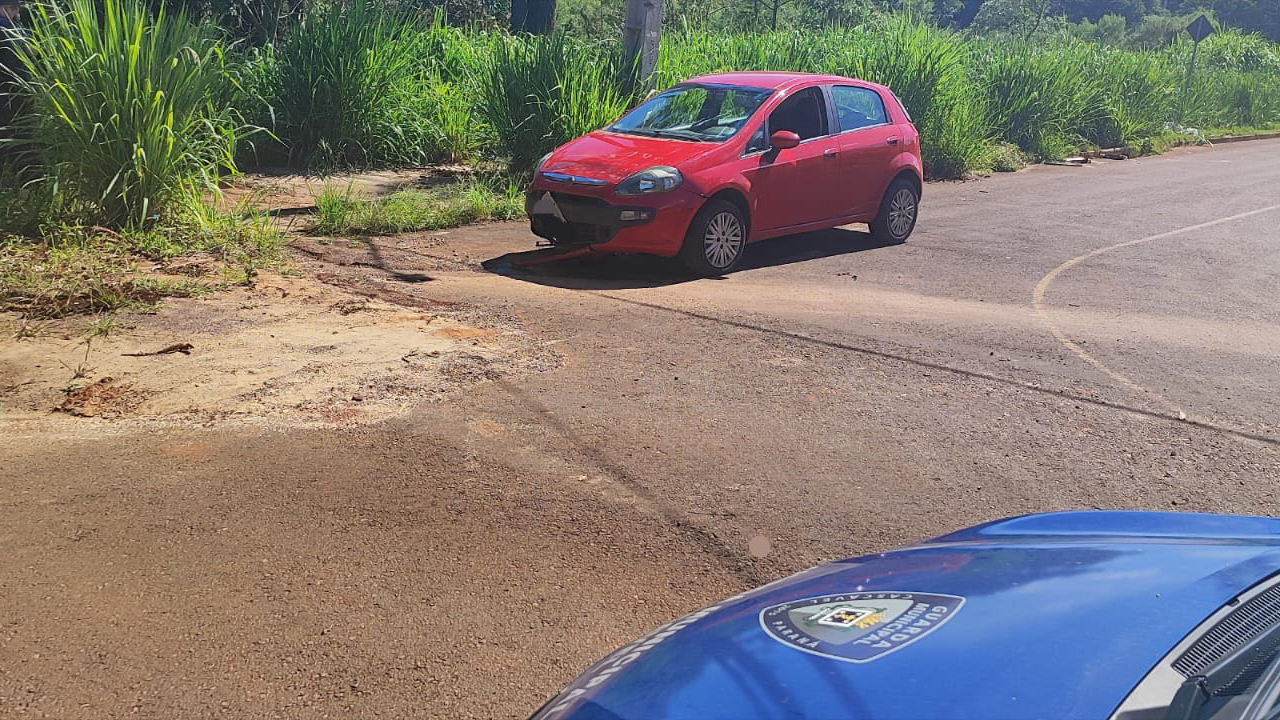 Veículo furtado é recuperado pela Guarda Municipal no Bairro Floresta, em Cascavel Veículo furtado é recuperado pela Guarda Municipal no Bairro Floresta, em Cascavel