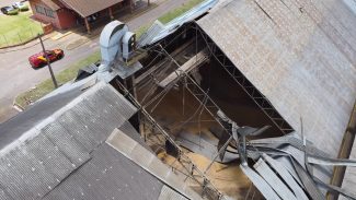 Imagens aéreas mostram danos provocados por explosão em empresa de Cascavel