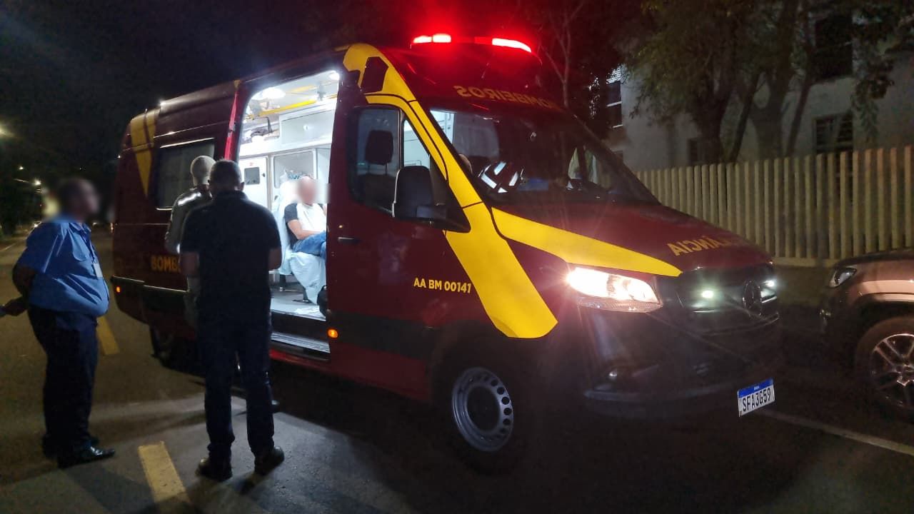 Homem de 50 anos é atropelado por ônibus do transporte público no bairro Santo Onofre Homem de 50 anos é atropelado por ônibus do transporte público no bairro Santo Onofre