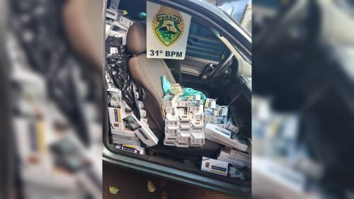 Adolescente é flagrado com carro lotado de cigarros contrabandeados em Palotina Imagem referente a Adolescente é flagrado com carro lotado de cigarros contrabandeados em Palotina