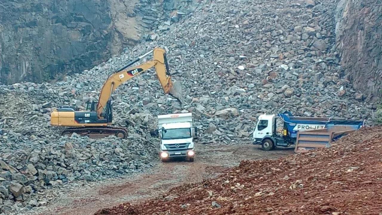 DER alerta para interdição temporária da PR-445 para detonação de rochas nesta quinta-feira DER alerta para interdição temporária da PR-445 para detonação de rochas nesta quinta-feira