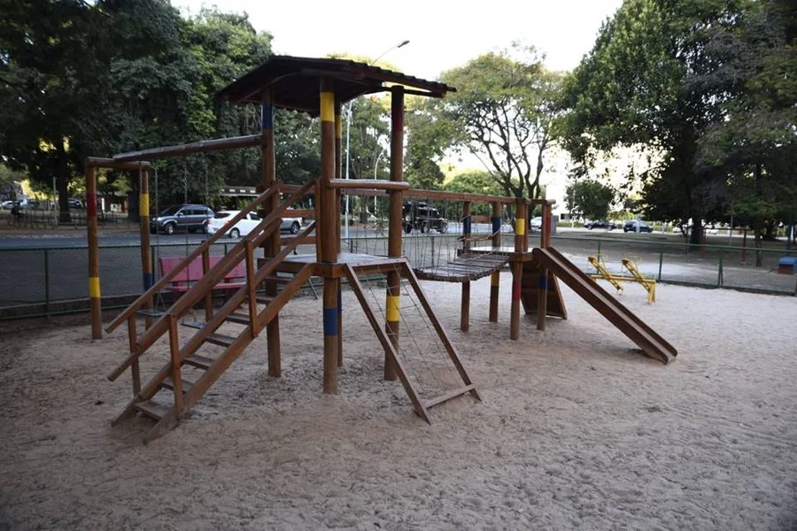 Criança escalpelada ao brincar em parquinho será indenizada em R$ 350 mil Criança escalpelada ao brincar em parquinho será indenizada em R$ 350 mil