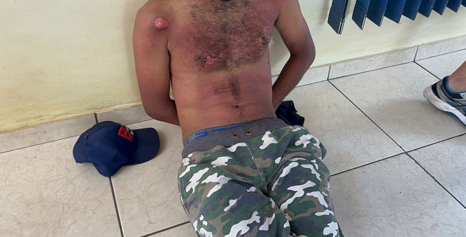Homem tenta atacar policial e descobre que no Paraná não tem “modo fácil”