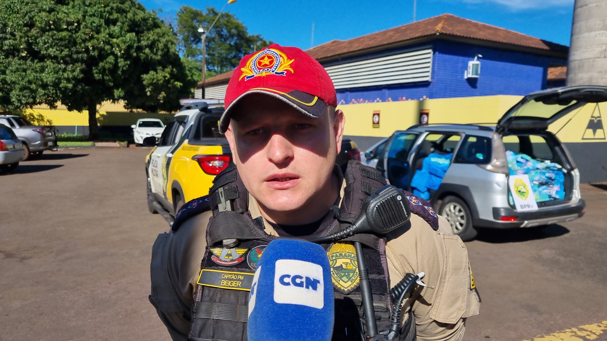 Comandante da PRE de Cascavel dá detalhes sobre intensas buscas a carro com contrabando Comandante da PRE de Cascavel dá detalhes sobre intensas buscas a carro com contrabando