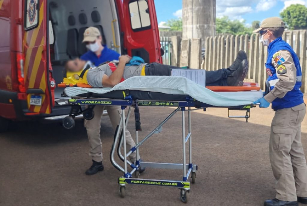 Homem fere o crânio ao cair de cinco metros de altura no bairro Cascavel Velho