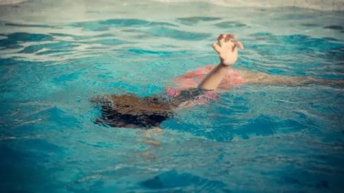 Deputado Pacheco alerta para segurança em piscinas Deputado Pacheco alerta para segurança em piscinas