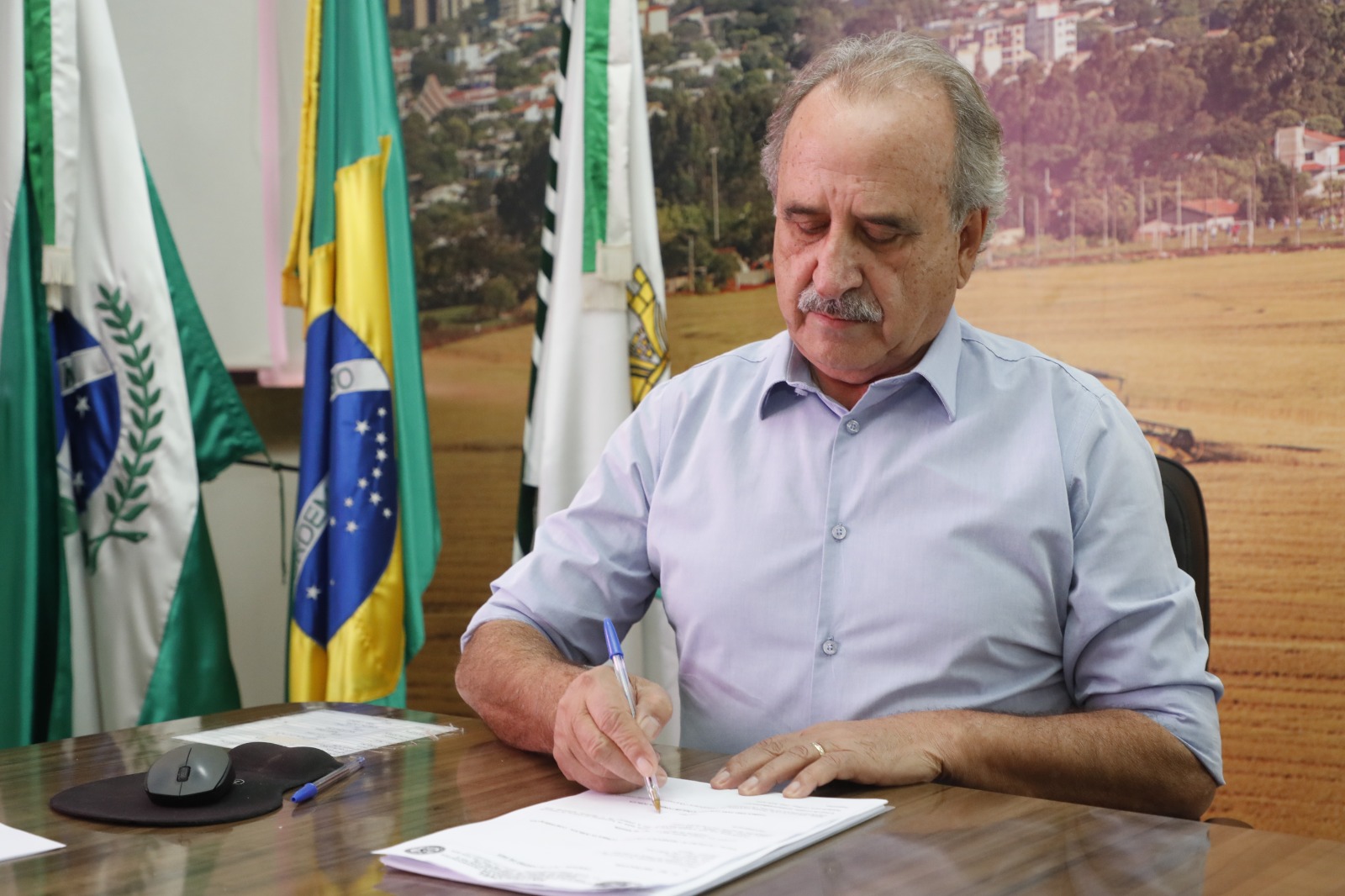 Imagem referente a Prefeito Renato Silva garante maior Promoção Vertical da história aos servidores de Cascavel