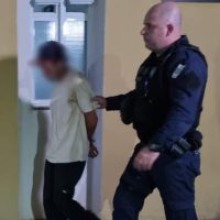 Imagem referente a Homem de 33 anos é detido pela Guarda Municipal no Centro de Cascavel com mandado de prisão em aberto