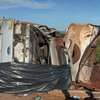 Imagem referente a Homem morre em tombamento de caminhão na PR-180, em Cascavel