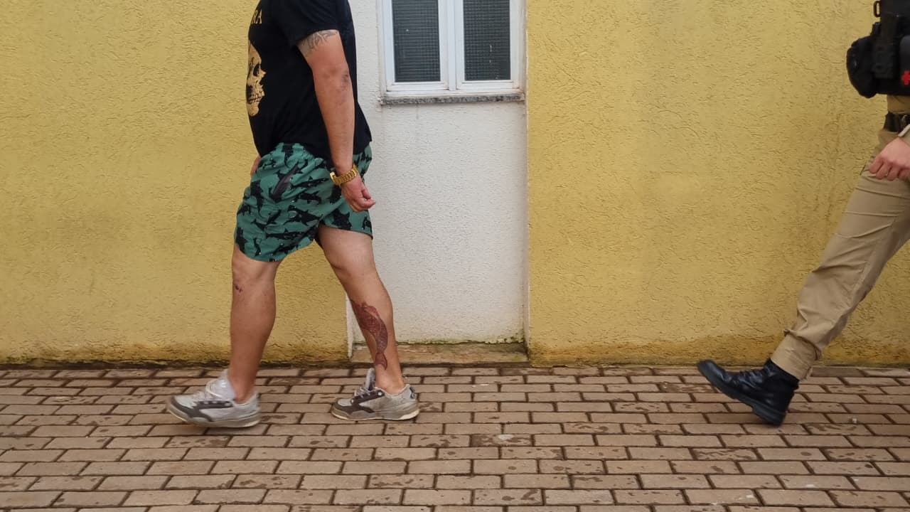 Imagem referente a Homem é conduzido à delegacia após manter ex-companheira trancada em casa no bairro Alto Alegre