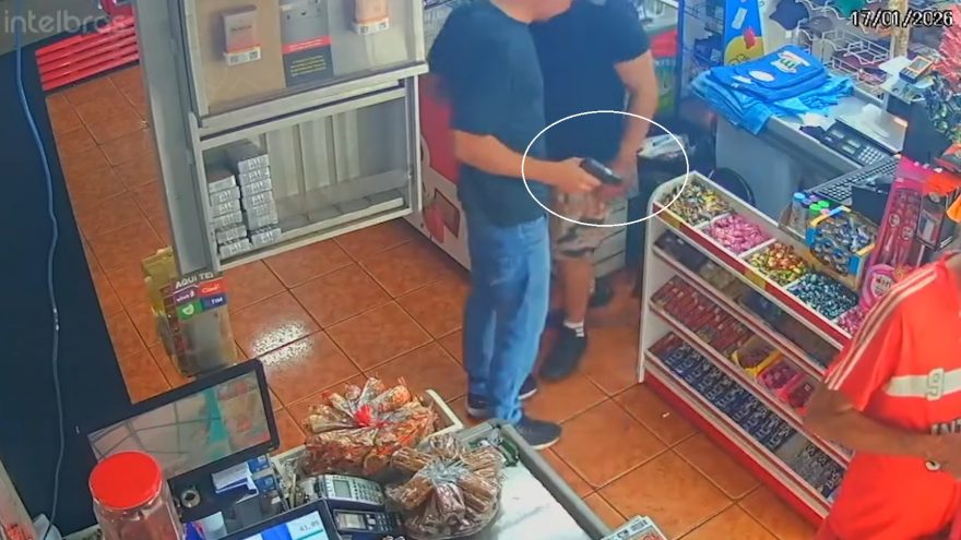 Mercado no bairro Turisparque é alvo de assalto à mão armada em Cascavel