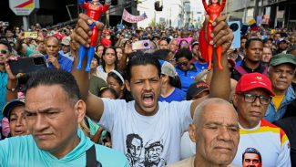 Na Venezuela, sanções dos EUA contribuíram para colapso econômico