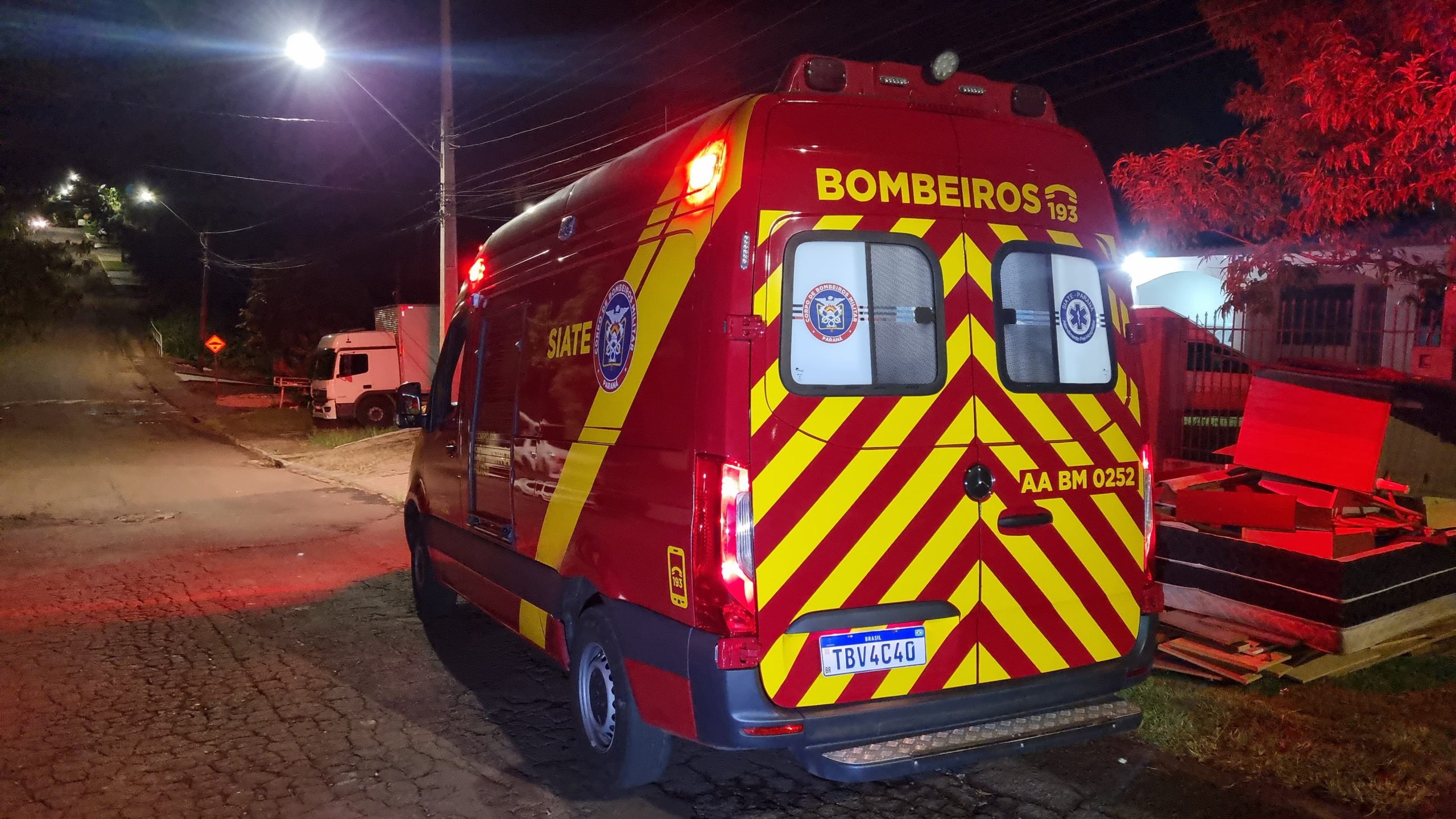 Jovem de 18 anos é encontrado caído em via pública no Claudete