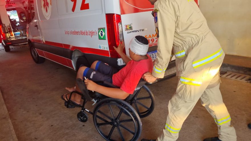 Siate atende garoto que feriu a cabeça em queda de bike no bairro Santa Cruz