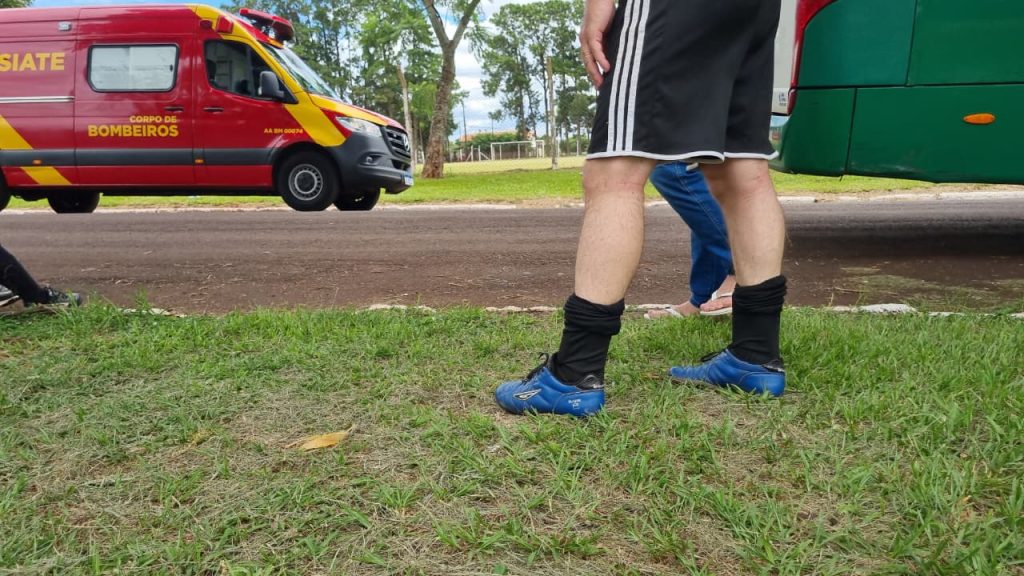 Homem quebra a perna em torneio de futebol amador disputado em Sede Alvorada